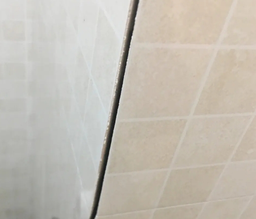 马龙瓷砖空鼓维修公司分享阳台瓷砖脱落的修复过程可以分为以下几个步骤